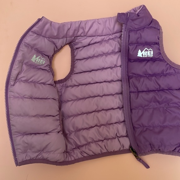 Toddler girls puffer vest - Picture 2 of 3